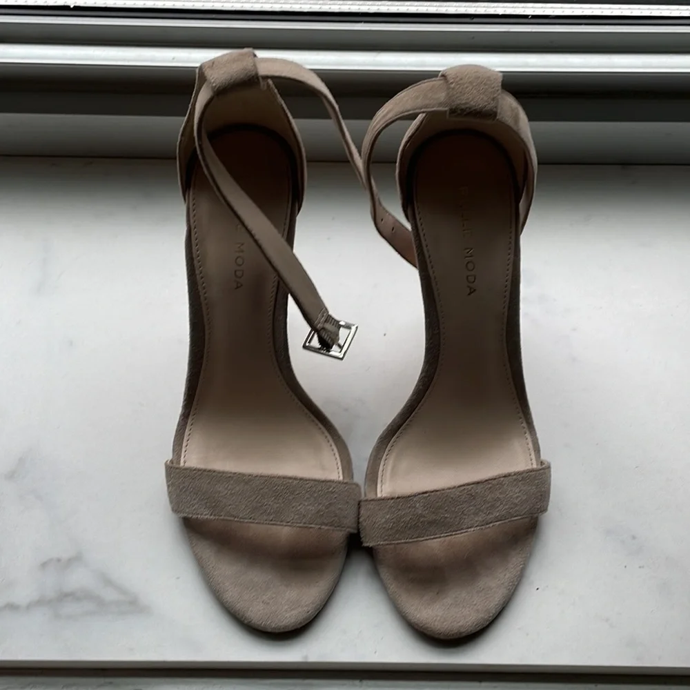 Pelle Moda Strappy Heel in Nude - Picture 2 of 4